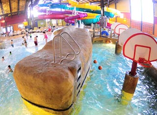 Kahuna Laguna indoor waterpark at Red Jacket Mountain View Resort