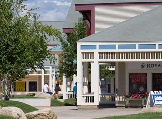  Settlers Green Outlet Village for tax free shopping