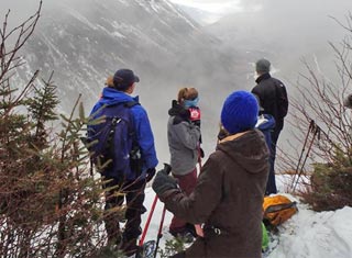 Guided winter hikes with Redline Guiding