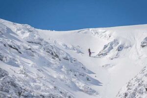 tuckerman ravine skiing guides hiking