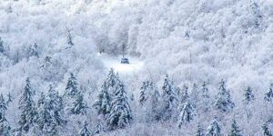 snow winter mount washington snowcoach